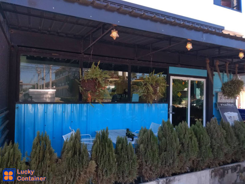 ร้านกาแฟ ด้านหน้า